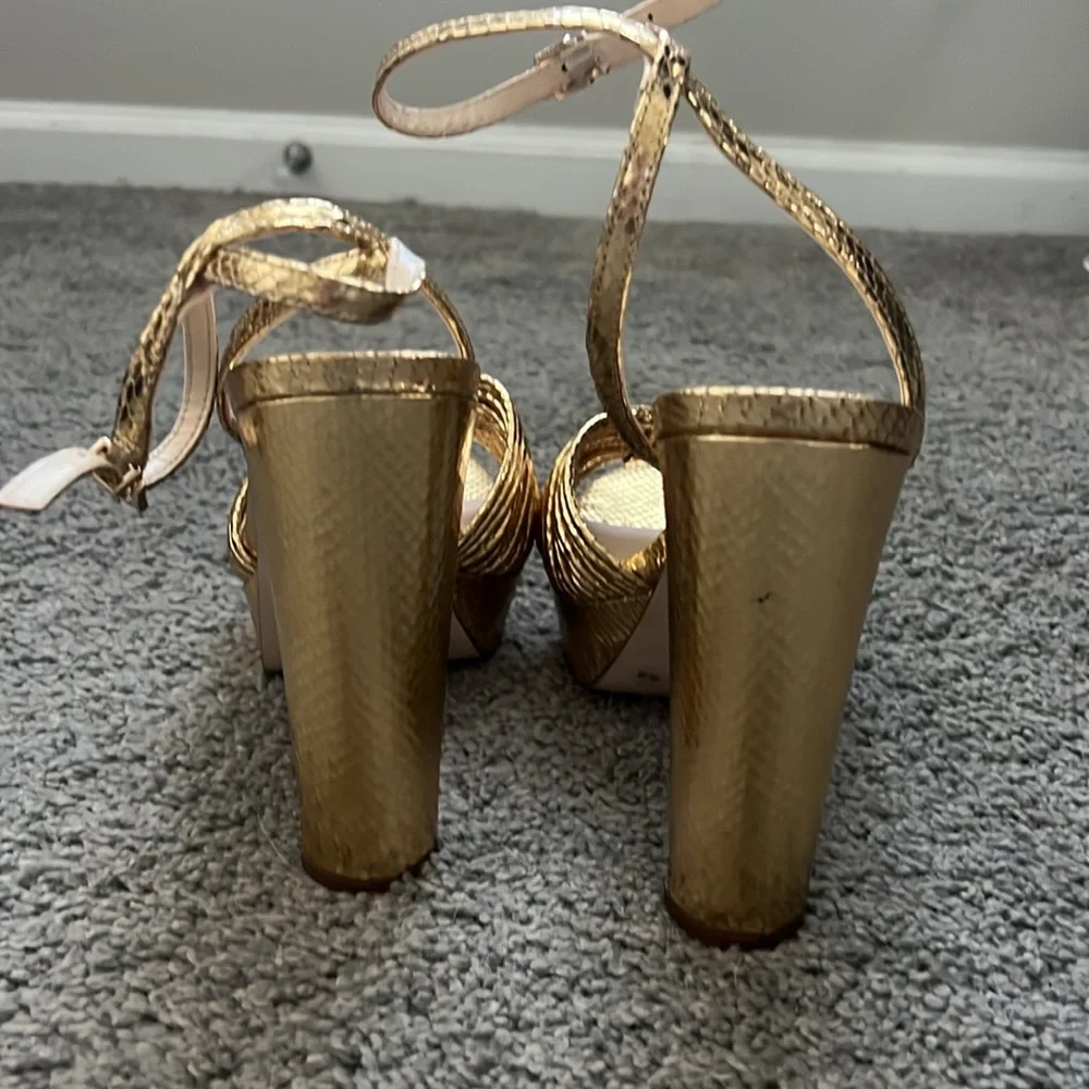 Jessica Simpson Metallic Gold Platform Heels with Knot Front